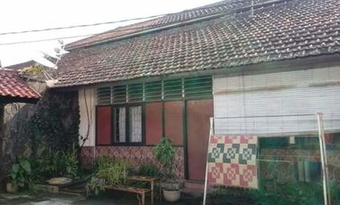 Hitung tanah saja !!! Rumah di Siliwangi dekat Dipatiukur, Cihampelas, Dago Bandung