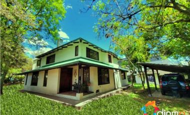 Casa tipo rústica en venta Cumbayá (Lumbisí) 800 m2 de terreno