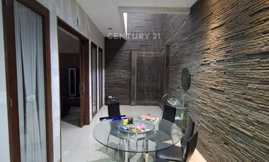 Rumah 2 Lantai Di Batununggal Full Furnished Baru Renovasi