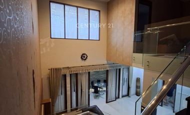 Rumah 2 Lantai Di Batununggal Full Furnished Baru Renovasi