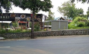 luster cantik ala villa sejuk Hunian premium Pinggir jalan Kolmas