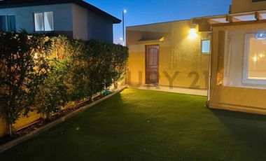 ARRIENDO LINDA PROPIEDAD ESTILO MEDITERRÁNEO EN AYRES DE CHICUREO