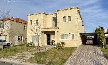 Casa sobre lote interno de 4 ambientes con dependencia - Barrio Las Tipas, Nordelta