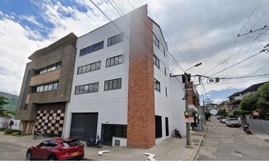 oficina en arriendo en la esmeralda. Cod A215144