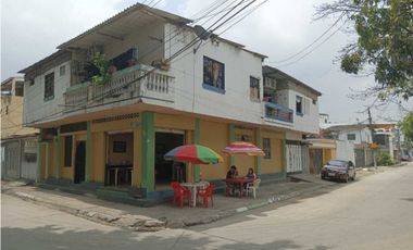 Vendo casa rentera en Guayacanes con local