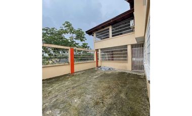 SE VENDE AMPLIA CASA EN RIVIERA COLONIAL, BRISAS DEL GOLF