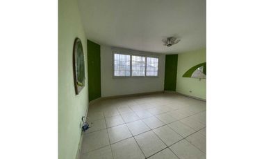 SE VENDE AMPLIA CASA EN RIVIERA COLONIAL, BRISAS DEL GOLF