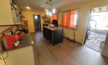 Excelente Casa en Venta 4 ambientes en Isidro Casanova