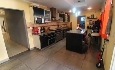 Excelente Casa en Venta 4 ambientes en Isidro Casanova