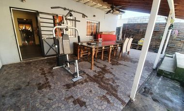 Excelente Casa en Venta 4 ambientes en Isidro Casanova