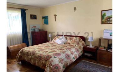Se vende casa con amplio terreno en Chiguayante