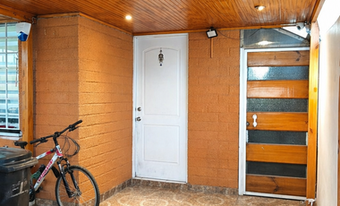 Linda casa 2D+1B+1E, sector Altos del Raco, Puente Alto