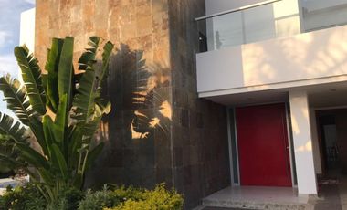 casa en venta en pradomar. Cod V6410