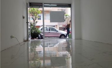 LOCAL 55m2 VENTA Tucumán 2500