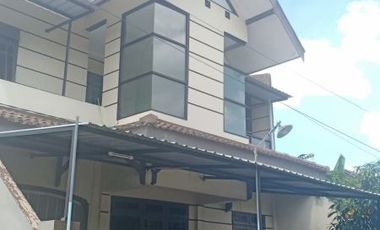 Rumah minimalis 2 lantai di belakang kampus UII