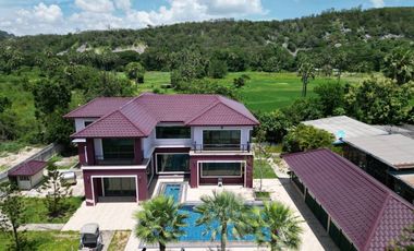 3 Bedroom Villa for sale in Cha-Am, Phetchaburi