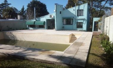 Casa en venta - 3 Dormiotorios 3 Baños 2 Cocheras - 1500Mts2 - Villa Parque Sicardi
