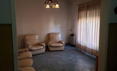 CASA DE 2 DORMITORIOS CON AMPLIO FONDO LIBRE