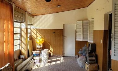 CASA DE 2 DORMITORIOS CON AMPLIO FONDO LIBRE