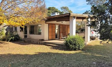 CASA DE 3 DORMITORIOS  FRENTE AL GOLF - EN VENTA