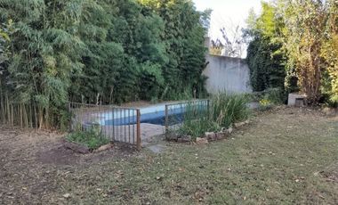 CASA DE 3 DORMITORIOS  FRENTE AL GOLF - EN VENTA
