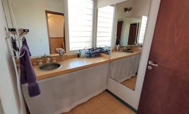 CASA DE 3 DORMITORIOS  FRENTE AL GOLF - EN VENTA