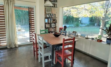CASA DE 3 DORMITORIOS  FRENTE AL GOLF - EN VENTA