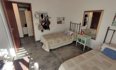 CASA DE 3 DORMITORIOS  FRENTE AL GOLF - EN VENTA