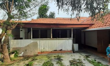 Rmh di sewakan di Jl. Trunojoyo Surabaya
