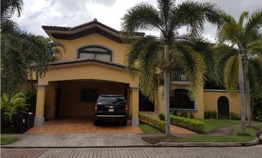 SEA CONFIABLE VENDE HERMOSA RESIDENCIA EN ANTIGUA COSTA DEL ESTE