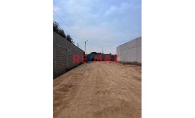 Se Alquila Terreno En Huanchaco De 5000 Mt2 En Esquina A 4000 Dólares