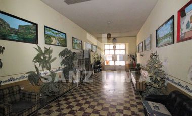 CENTRO: Versátil propiedad ideal para restaurante u oficinas, excelente ubucació