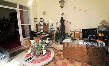 CENTRO: Versátil propiedad ideal para restaurante u oficinas, excelente ubucació