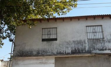 CASA DE TRES AMB EN DOS PLANTAS A REFACCIONAR.