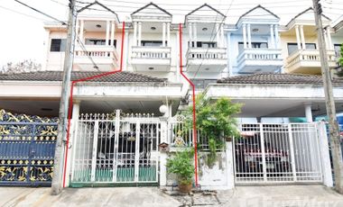 4 Bedroom Townhouse for sale in Phlapphla, Bangkok