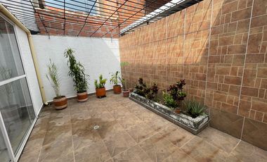 casa en venta en la alborada. Cod V4881