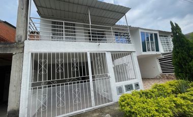 casa en venta en la alborada. Cod V4881