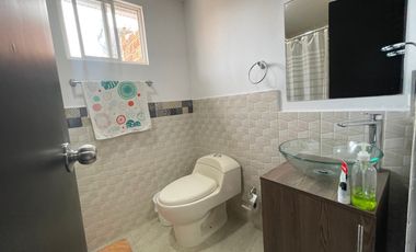 casa en venta en la alborada. Cod V4881