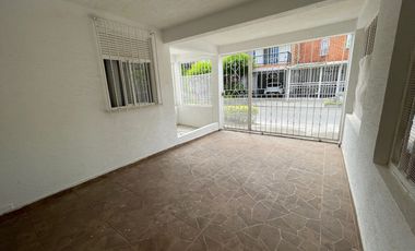 casa en venta en la alborada. Cod V4881