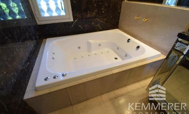 **** VENTA / ALQUILER Casa en  BARRIO PARQUE*****