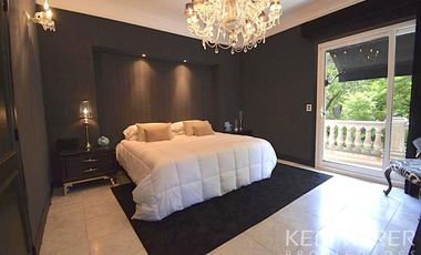 **** VENTA / ALQUILER Casa en  BARRIO PARQUE*****