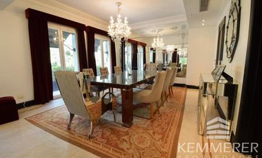 **** VENTA / ALQUILER Casa en  BARRIO PARQUE*****