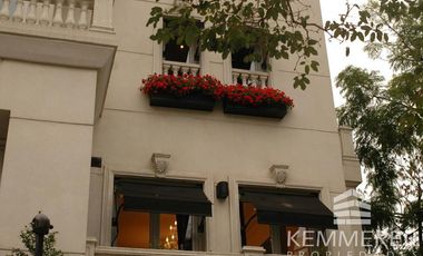 **** VENTA / ALQUILER Casa en  BARRIO PARQUE*****