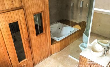**** VENTA / ALQUILER Casa en  BARRIO PARQUE*****