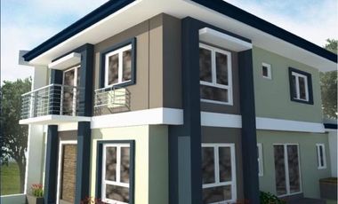 4BR House And Lot in Valenzuela City