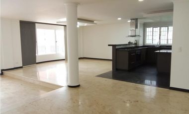Casa unifamiliar en venta en el Poblado los Balsos Medellín