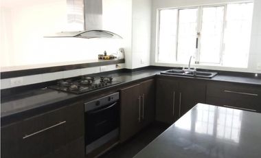 Casa unifamiliar en venta en el Poblado los Balsos Medellín