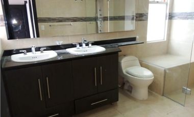 Casa unifamiliar en venta en el Poblado los Balsos Medellín