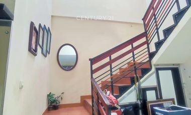 Rumah Tinggal 2 Lantai Akses Jalan Lebar Di Kelapa Gading R2052