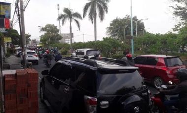 DIJUAL / DI SEWAKAN Ruko 2 lantai GKB Gresik jalan kembar 0 jalan